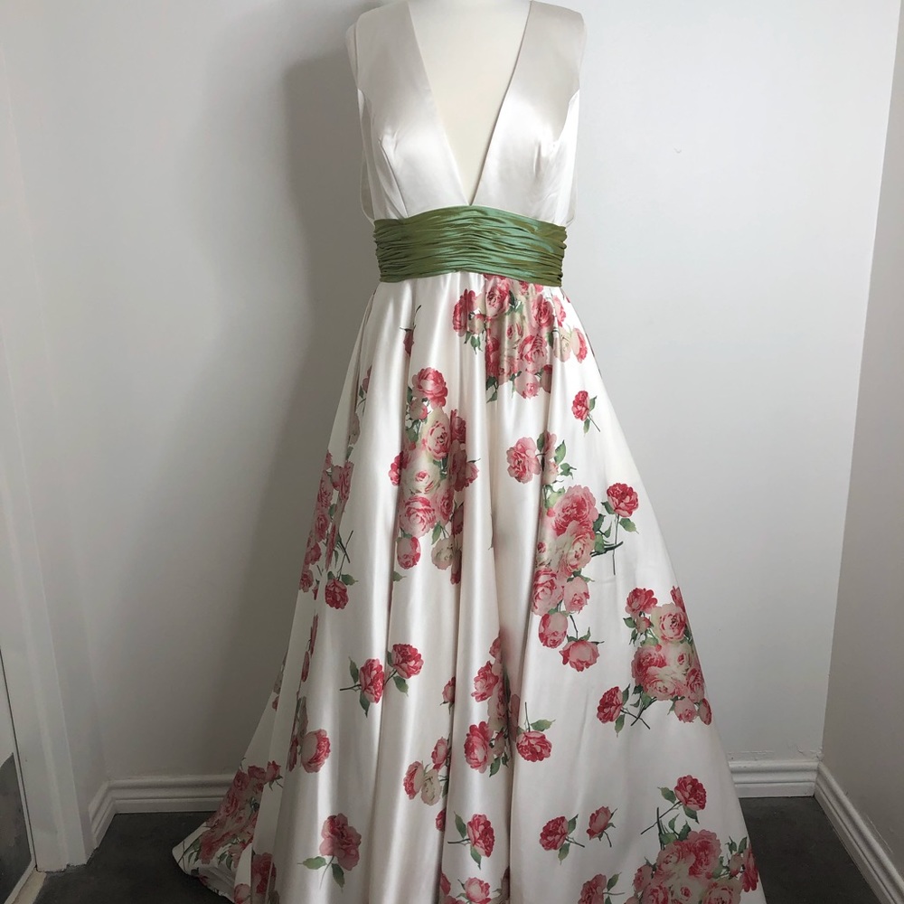 Sherri Hill White Satin V-Neck Floral Ball Gown with Green Waist Sash